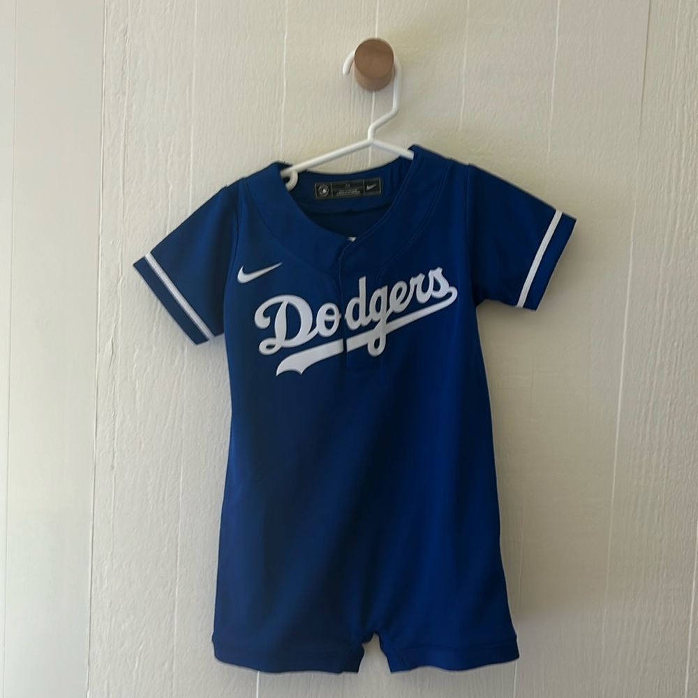 Dodgers onesie 18m New with TAGs